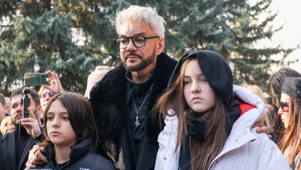 Филипп Киркоров назвал общее между смертью отца и матери: «Такова доля артиста» Филипп Киркоров назвал общее между смертью отца и матери: «Такова доля артиста»