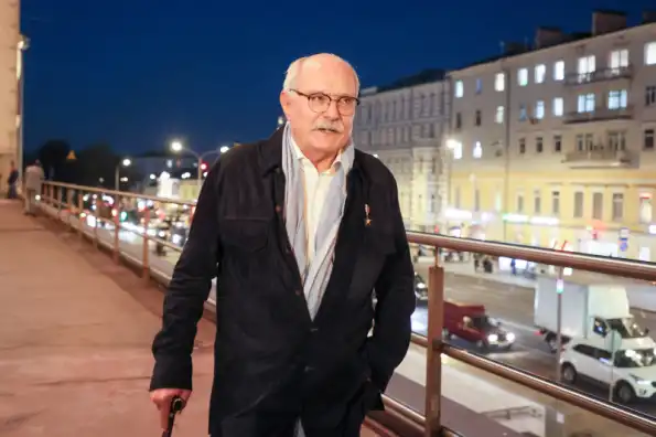 Никита Михалков показал «потрясающую заказуху»: «Вот режиссура-то, а»