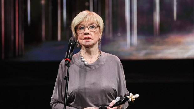83-летняя Вера Алентова изменилась до неузнаваемости 83-летняя Вера Алентова изменилась до неузнаваемости