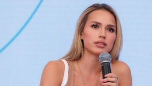 Алина Загитова сменила цвет волос и решила заблокировать подписчиков Алина Загитова сменила цвет волос и решила заблокировать подписчиков