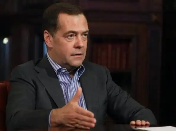 «Нагнул жестко»: Медведев призвал ждать трупы после кардинального решения Трампа «Нагнул жестко»: Медведев призвал ждать трупы после кардинального решения Трампа