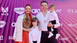 Лена Катина откровенно рассказала о послеродовой депрессии: «Чувствуешь себя как недоженщина» Лена Катина откровенно рассказала о послеродовой депрессии: «Чувствуешь себя как недоженщина»