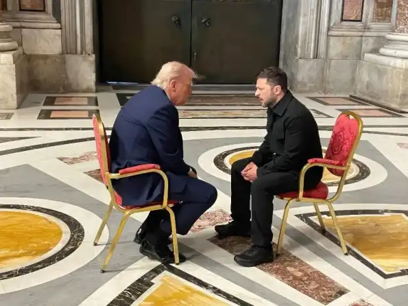 «Шансов выжить не осталось». Инсайдеры узнали: Трамп выдал Зеленскому черную метку — он умолял о пощаде «Шансов выжить не осталось». Инсайдеры узнали: Трамп выдал Зеленскому черную метку — он умолял о пощаде