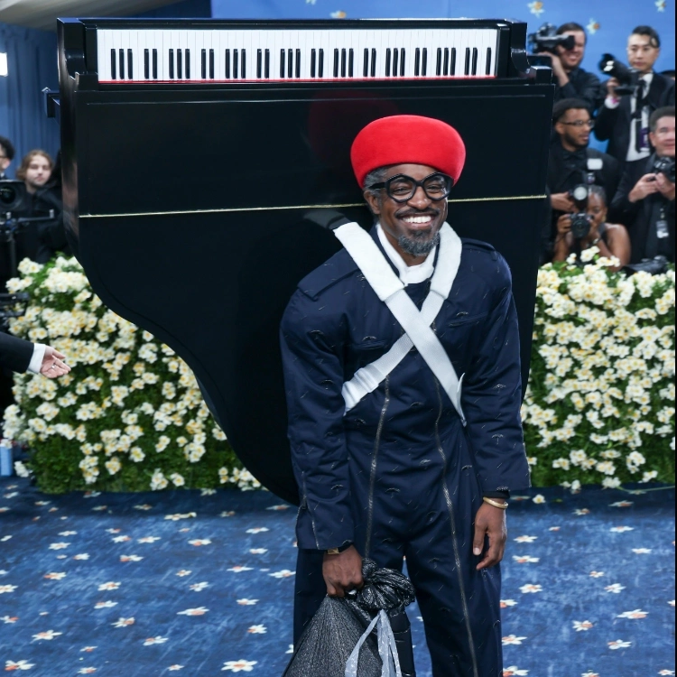Деми Мур, Рианна и Памела Андерсон: главные наряды Met Gala 2025