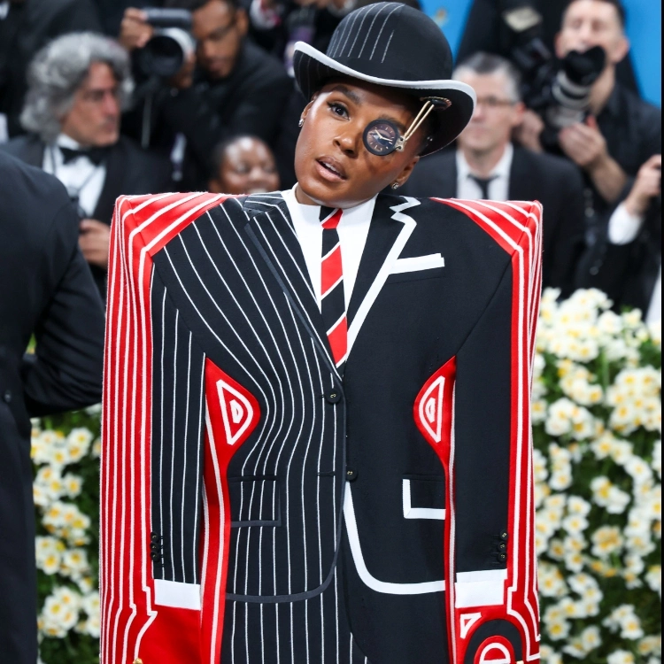 Деми Мур, Рианна и Памела Андерсон: главные наряды Met Gala 2025