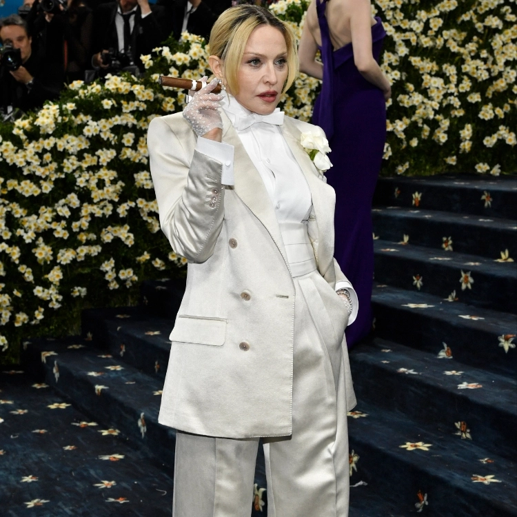 Деми Мур, Рианна и Памела Андерсон: главные наряды Met Gala 2025