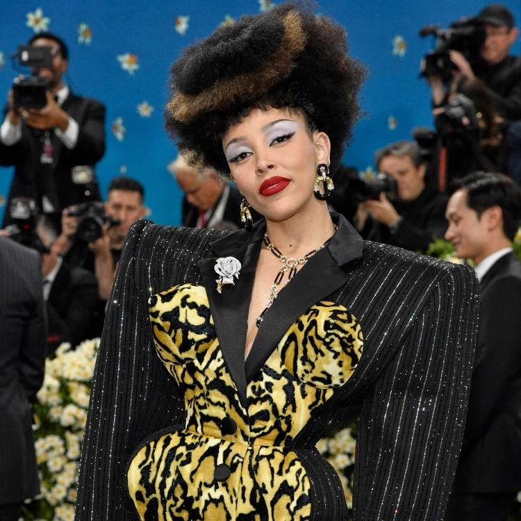 Деми Мур, Рианна и Памела Андерсон: главные наряды Met Gala 2025