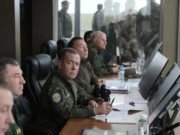 Россия снова применила «Орешник». Запад растерян и напуган. Это – последний сигнал Киеву Россия снова применила «Орешник». Запад растерян и напуган. Это – последний сигнал Киеву