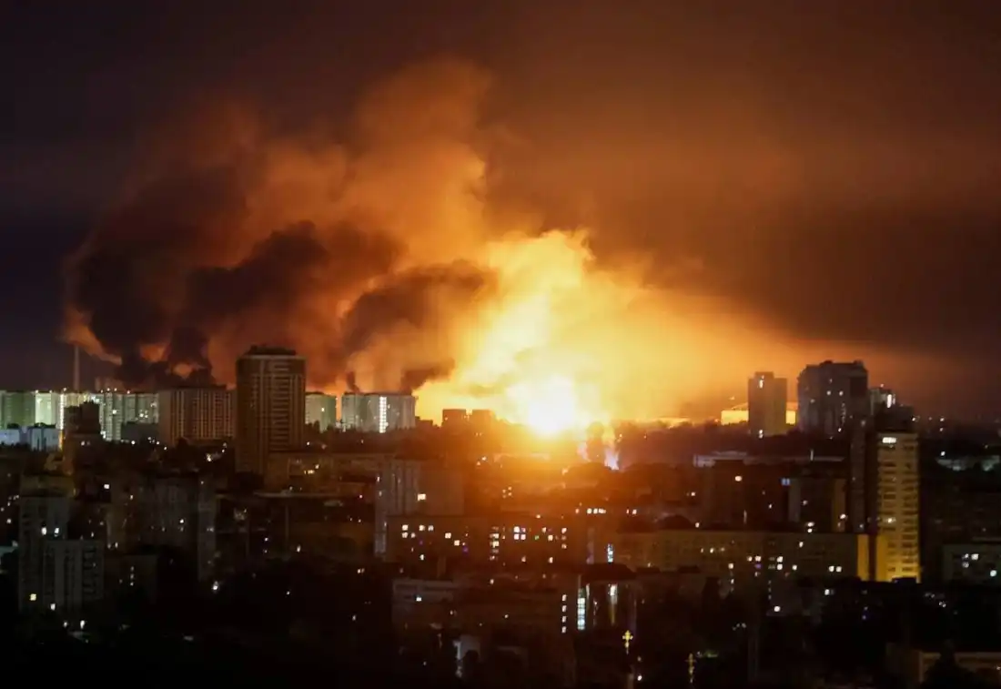 72 часа огненного возмездия. Ракеты снесли пол-Украины и ставку Зеленского 72 часа огненного возмездия. Ракеты снесли пол-Украины и ставку Зеленского