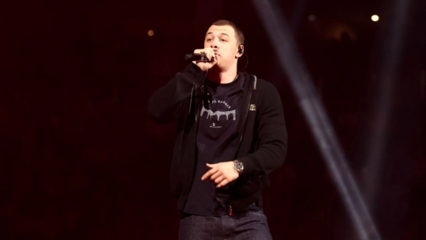 Рэпер Macan устроил драку с фанатом после концерта Tyga в Москве Рэпер Macan устроил драку с фанатом после концерта Tyga в Москве
