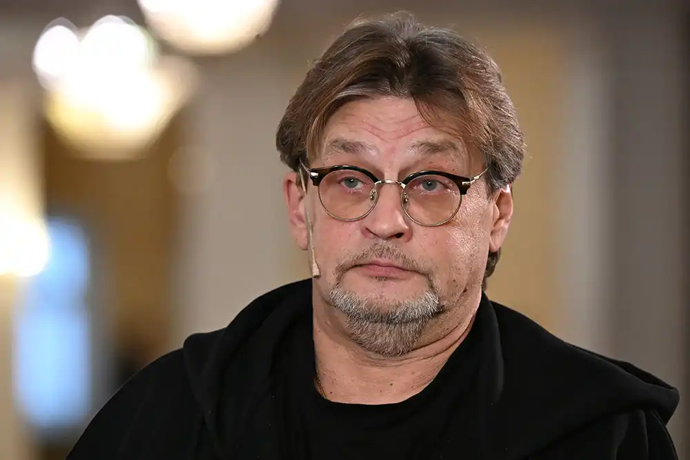 «Голосуйте шекелями». Убежанты в ярости от аншлагов Александра Домогарова «Голосуйте шекелями». Убежанты в ярости от аншлагов Александра Домогарова
