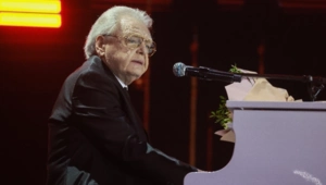 80-летний Юрий Антонов отказался уходить со сцены: «Есть силы — надо выступать» 80-летний Юрий Антонов отказался уходить со сцены: «Есть силы — надо выступать»