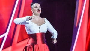Елена Ваенга отменила концерт из-за проблем со здоровьем Елена Ваенга отменила концерт из-за проблем со здоровьем
