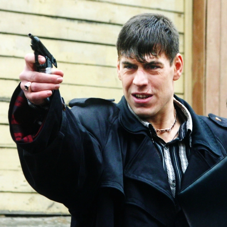 Дмитрий Дюжев высказался о возможных ремейках сериала «Бригада» и фильма «Жмурки» Дмитрий Дюжев высказался о возможных ремейках сериала «Бригада» и фильма «Жмурки»